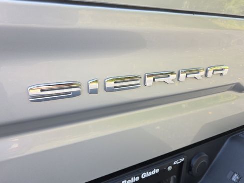 Used 2022 GMC Sierra 1500 Elevation w/ LPO, Elevation Black Package AWD/4WD image 14