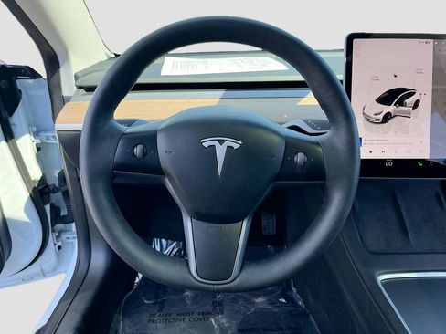 Used 2023 Tesla Model 3 Standard Range image 10