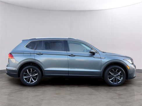 Used 2024 Volkswagen Tiguan SE image 4