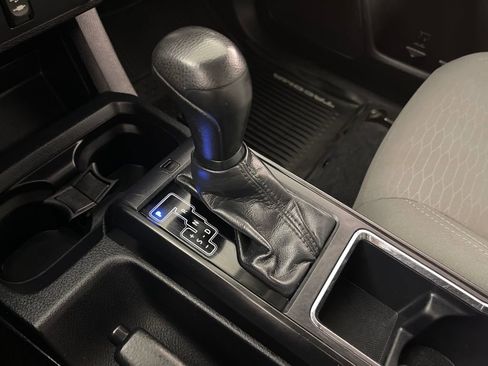 Used 2017 Toyota Tacoma SR w/ SR Convenience Package image 22