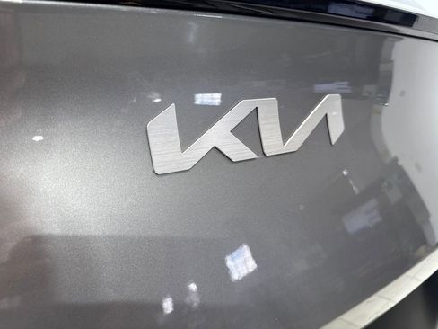 Used 2025 Kia Sportage LX FWD image 21