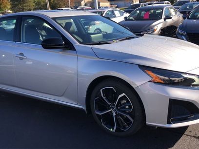 New 2025 Nissan Altima 2.5 SR w/ SR Premium Package