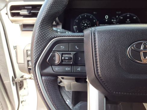 Certified 2025 Toyota Tacoma TRD Off-Road image 10