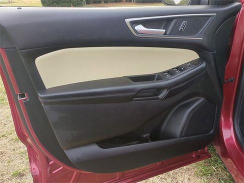 Used 2023 Ford Edge SEL w/ Convenience Package image 19