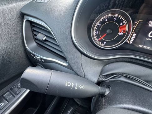 Used 2020 Jeep Cherokee Latitude FWD image 25