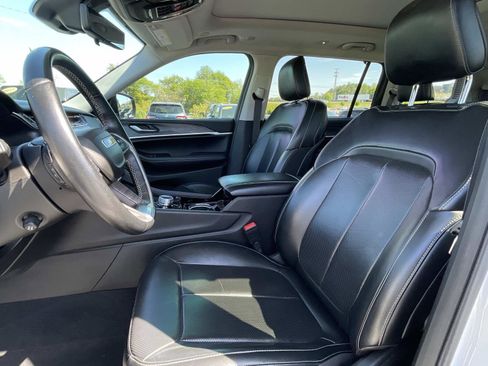 Used 2021 Jeep Grand Cherokee L Limited w/ Luxury Tech Group II image 21