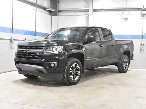 Used 2022 Chevrolet Colorado Z71 AWD/4WD image 2