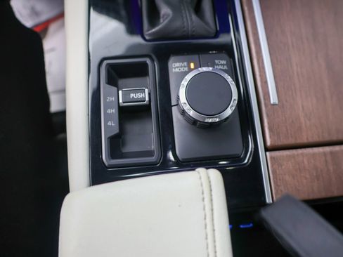 Used 2022 Toyota Tundra Capstone AWD/4WD image 10