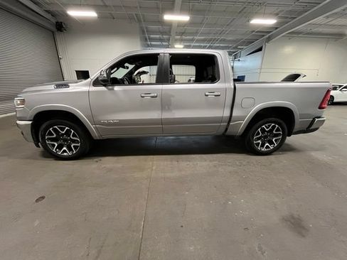Used 2025 RAM 1500 Laramie AWD/4WD image 6