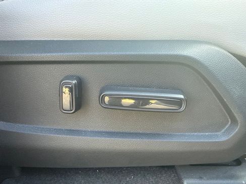 Used 2023 Honda Pilot EX-L image 11