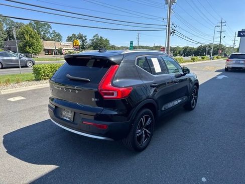 Used 2025 Volvo XC40 B5 Core AWD/4WD image 5