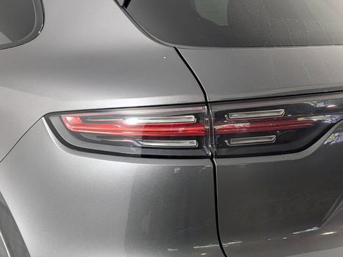 Certified 2021 Porsche Cayenne S AWD/4WD image 16
