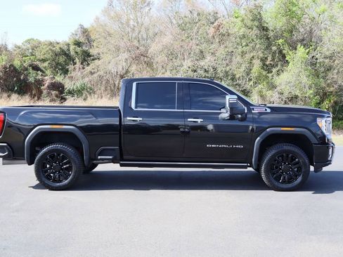 Used 2023 GMC Sierra 2500 Denali w/ Denali Black Diamond Edition image 9