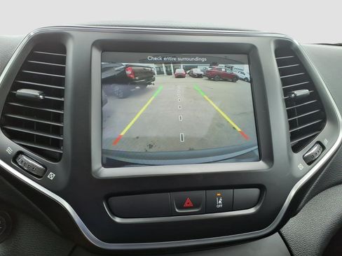 Used 2022 Jeep Cherokee Latitude Lux w/ Sun & Sound Group AWD/4WD image 19