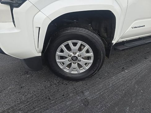 Certified 2024 Toyota Tacoma SR5 image 2