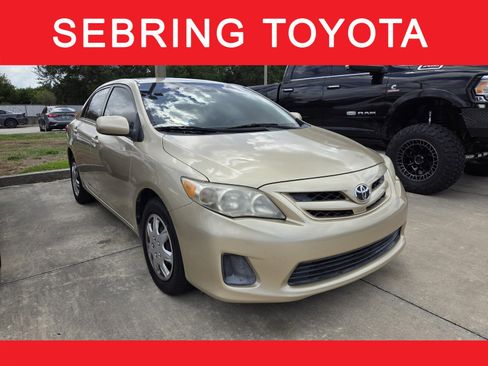 Used 2011 Toyota Corolla LE image 1