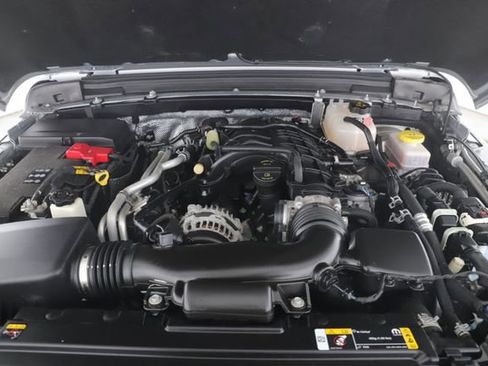 Used 2024 Jeep Wrangler Unlimited Sport AWD/4WD image 12