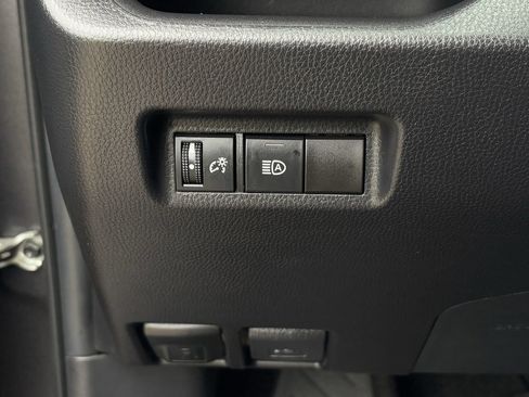 Used 2022 Toyota RAV4 LE image 16