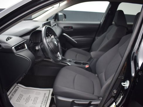 Used 2023 Toyota Corolla Cross LE image 13