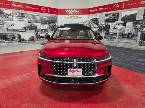 Used 2024 Lincoln Nautilus Reserve w/ Equipment Group 203A image 9