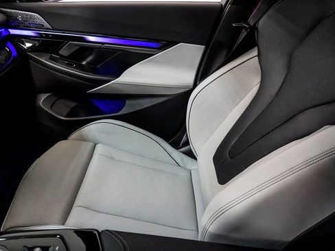 Used 2025 BMW M5 w/ Carbon Package image 45