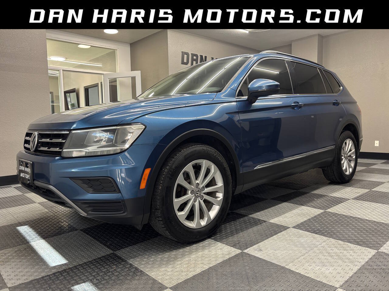 Used 2018 Volkswagen Tiguan SE AWD/4WD image 1