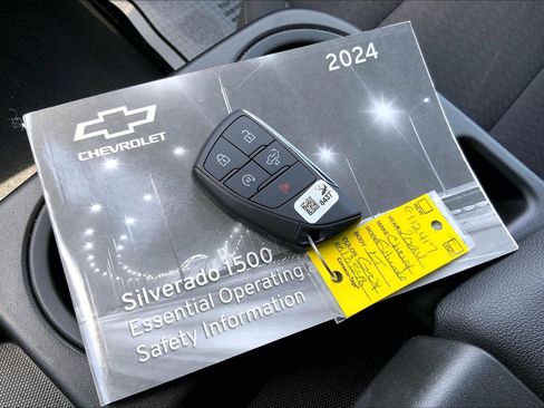 Used 2024 Chevrolet Silverado 1500 LT AWD/4WD image 12