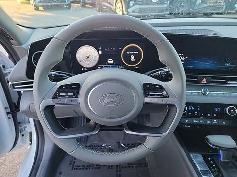 New 2025 Hyundai Elantra SEL FWD image 20