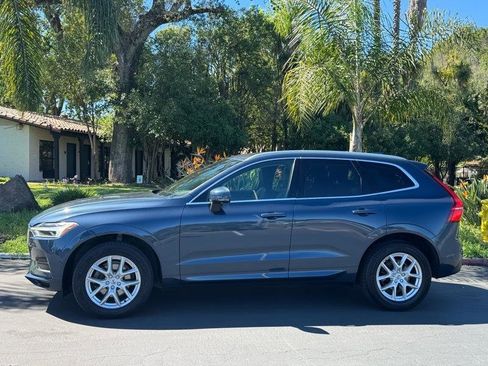 Used 2019 Volvo XC60 T5 Momentum w/ Premium Package image 2
