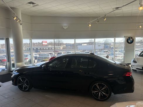 Used 2024 BMW i5 M60 w/ Executive Package image 19