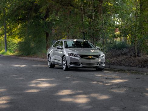 Used 2018 Chevrolet Impala Premier FWD image 40