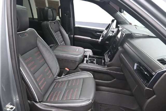 Used 2025 GMC Yukon AT4 Ultimate w/ LPO, Floor Liner Package AWD/4WD image 31
