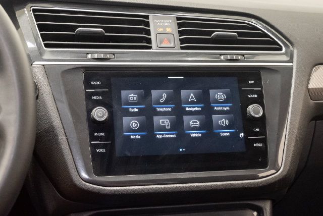 Used 2023 Volkswagen Tiguan SE FWD image 17