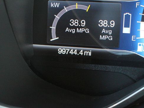 Used 2018 Ford C-MAX SE w/ Cold Weather Package FWD image 22