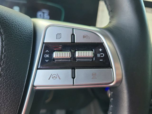 Used 2024 Kia Telluride EX w/ EX Captain's Chair Package FWD image 34