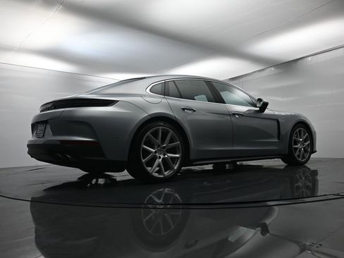 Used 2024 Porsche Panamera 4 image 49