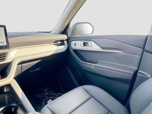 New 2026 Ford Explorer Active w/ Active Comfort Package RWD image 30