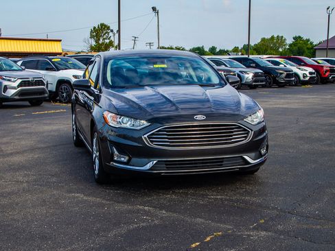 Used 2020 Ford Fusion SE FWD image 10