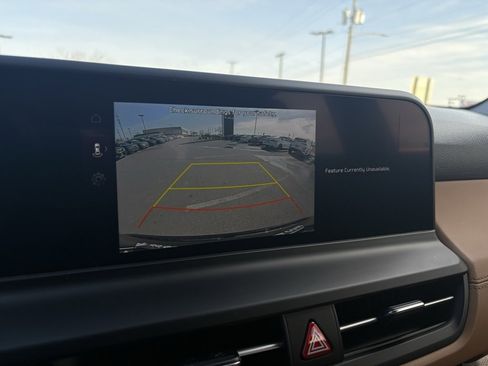 Used 2024 Kia Seltos SX image 17