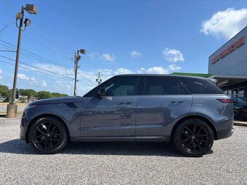 Used 2023 Land Rover Range Rover Sport SE AWD/4WD image 2