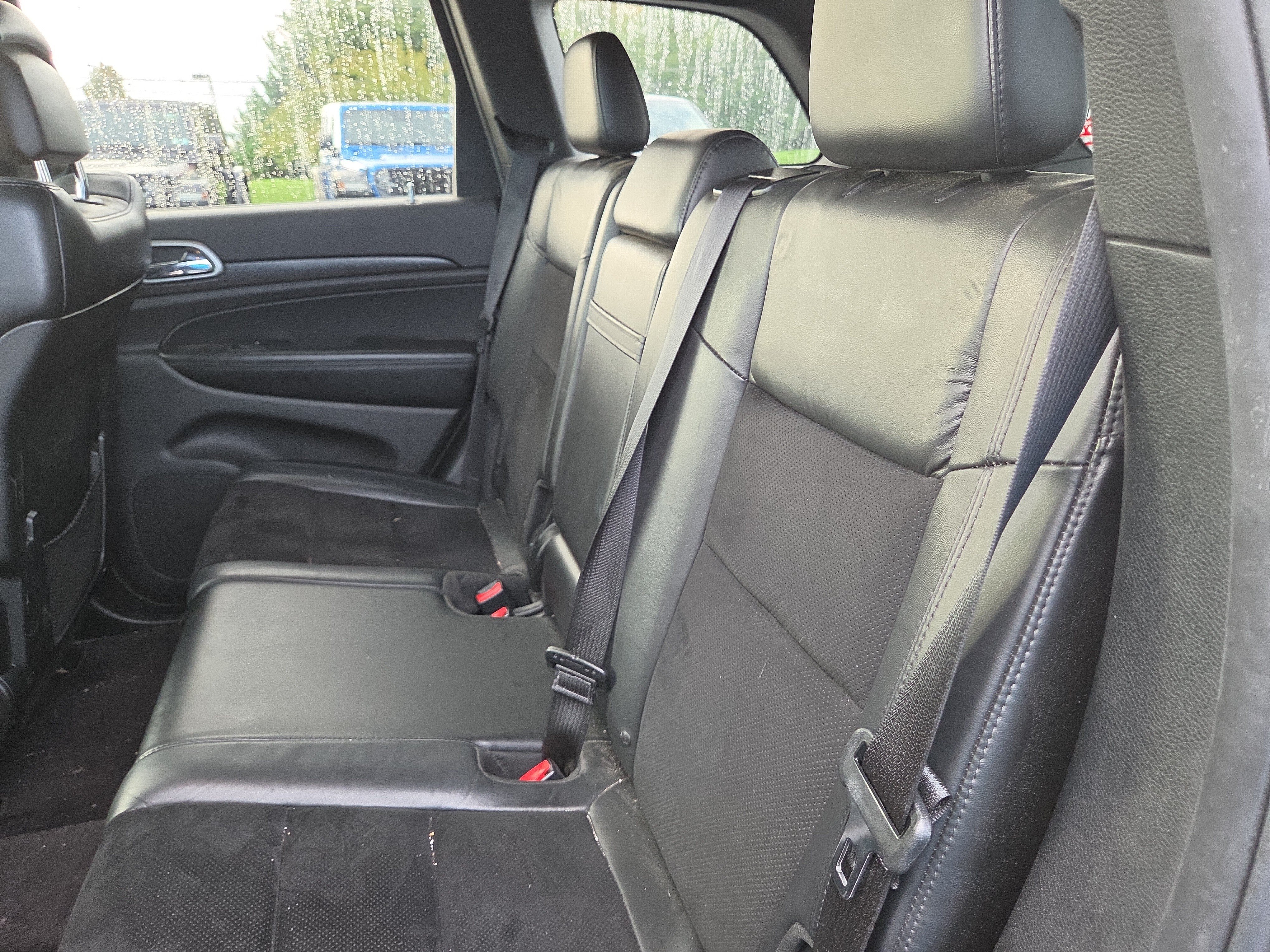 Used 2018 Jeep Grand Cherokee Altitude AWD/4WD image 8