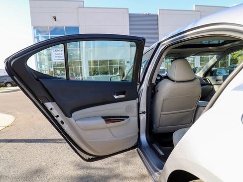 Used 2017 Acura TLX w/ Technology Package image 39