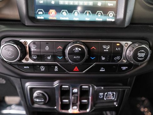 Used 2023 Jeep Wrangler Unlimited Sport AWD/4WD image 28