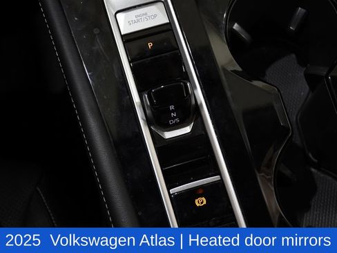 Used 2025 Volkswagen Atlas SE FWD image 23