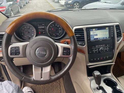 Used 2011 Jeep Grand Cherokee Overland image 25