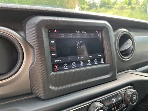 Used 2023 Jeep Wrangler Sport AWD/4WD image 18