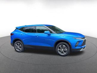 Used 2025 Chevrolet Blazer LT FWD video 2
