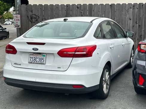 Used 2016 Ford Focus SE FWD image 5