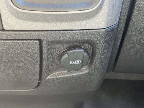 Used 2019 RAM 1500 Tradesman w/ Chrome Appearance Group RWD image 27