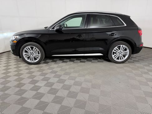 Used 2019 Audi Q5 2.0T Premium Plus w/ Premium Plus Package AWD/4WD image 2